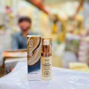 BOB Smooth Flawless Illuminating Moist Foundation